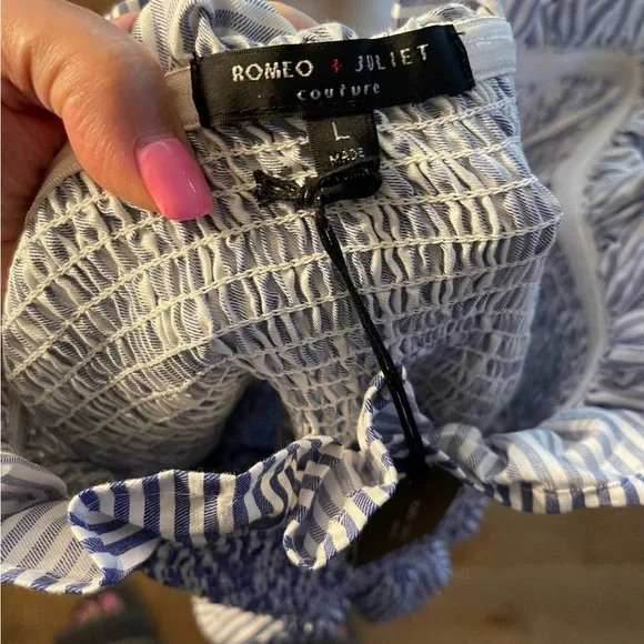 Romeo & Juliet Off-Shoulder Top